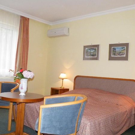 Apartment Pension Rideg Hévíz Exteriér fotografie
