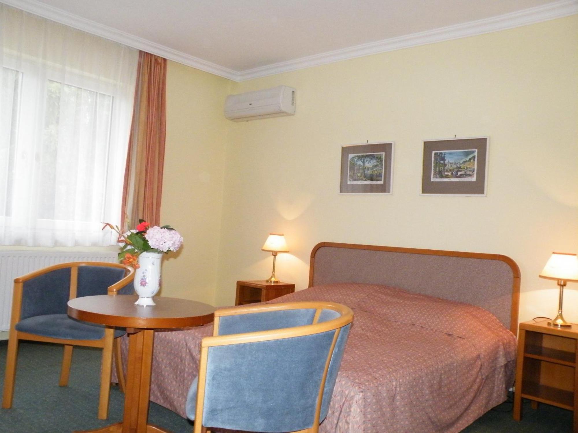 Apartment Pension Rideg Hévíz Exteriér fotografie
